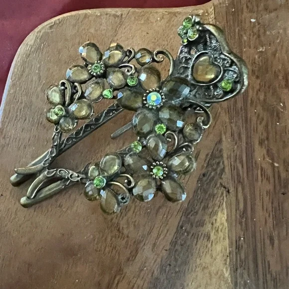 Green Faux Jewel Hair Clip - Picture 2 of 5